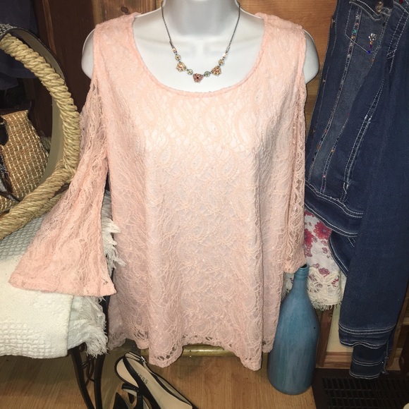 Elle Mode Pink lace cold shoulder NWT top - Picture 9 of 16
